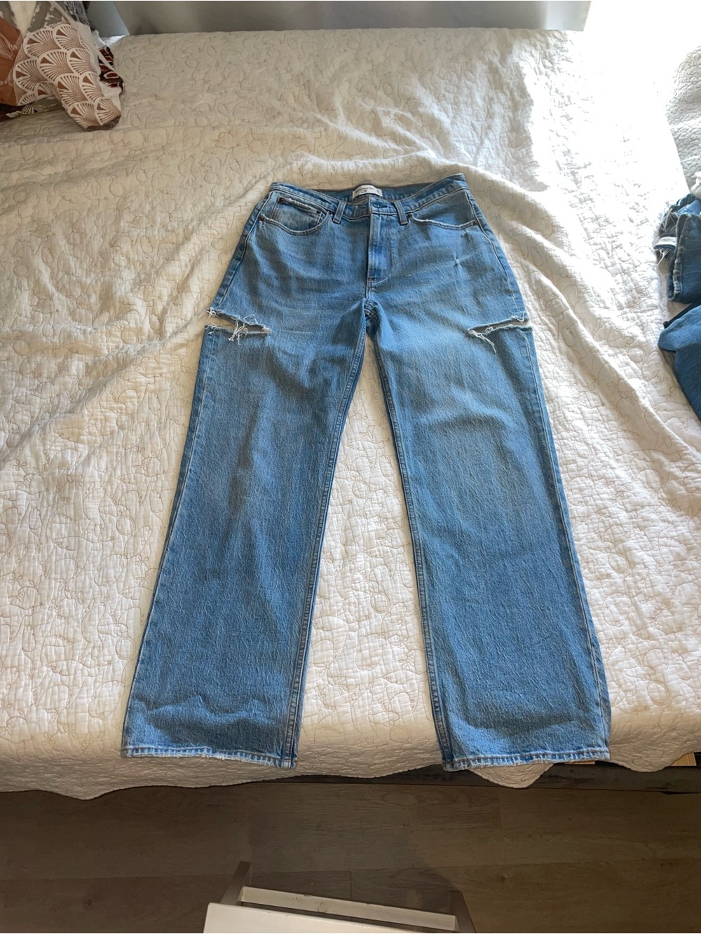 Abercrombie Mid-Rise Baggy Jeans - Light Blue